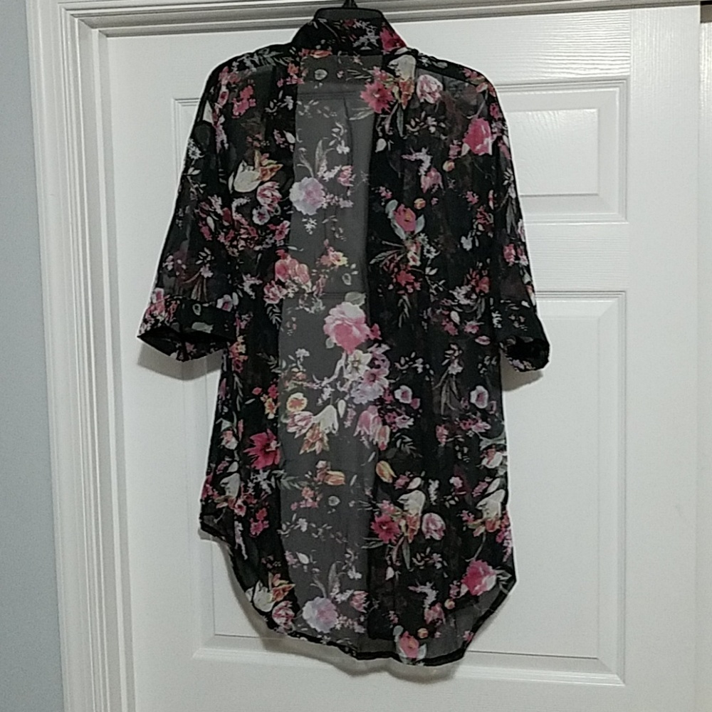 Floral Half Sleeve Chiffon Short Cardigan - Picture 2 of 2